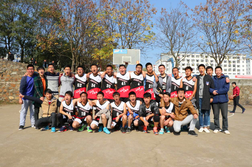 篮球队合照